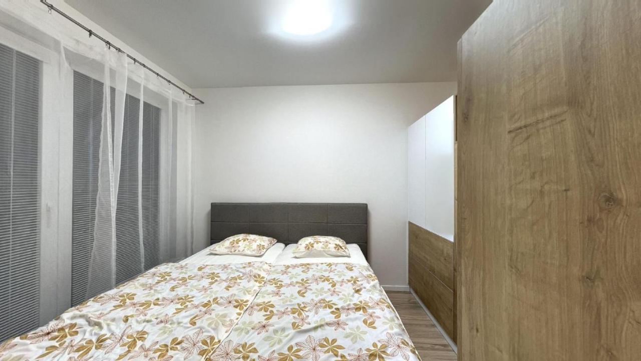 Appartement 1 With Terrace, Petrzalka Bratislava