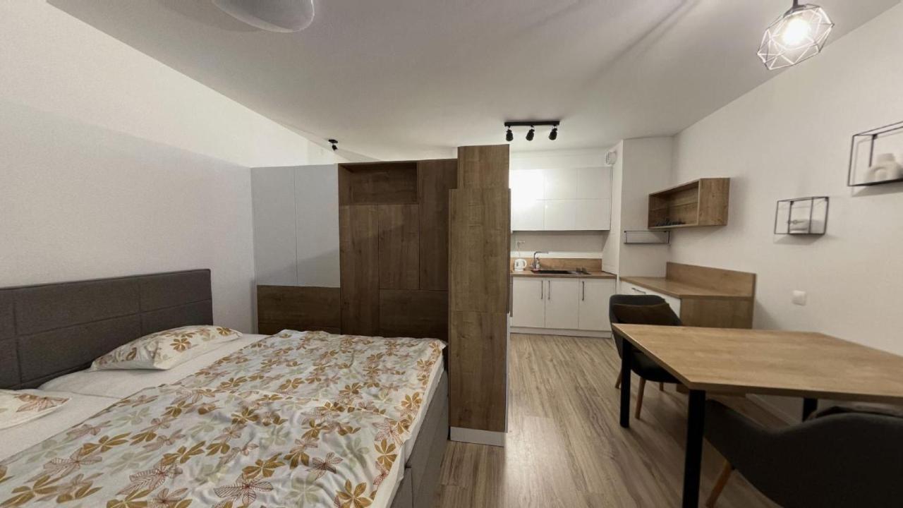 1 With Terrace, Petrzalka Appartement